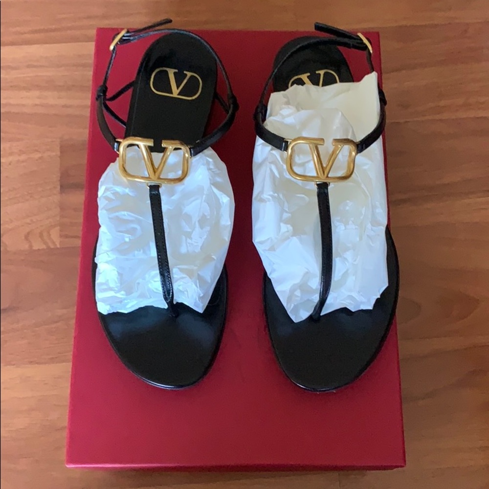 Valentino flats